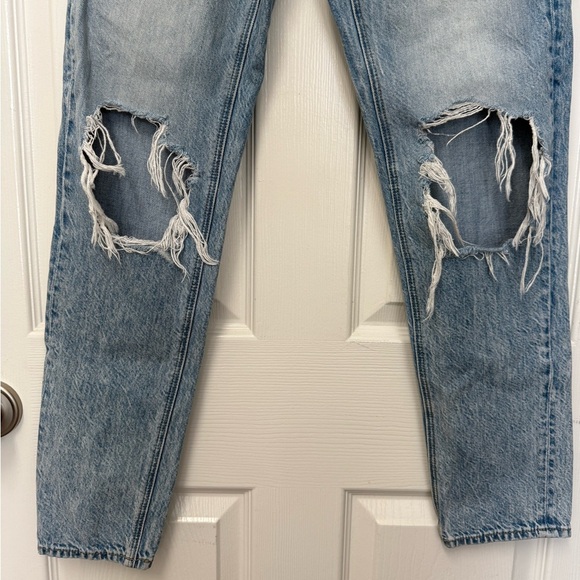 American Eagle Outfitters Women’s Blue Distressed Mom Jeans Size 2 X-Long - Picture 3 of 12
